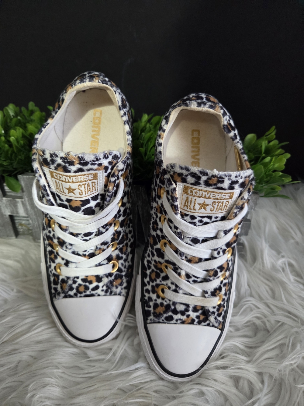 Faux Fur Women's Low-Top Leopard Print Sneakers In Cream/Black. Size 6 - Picture 10 of 12